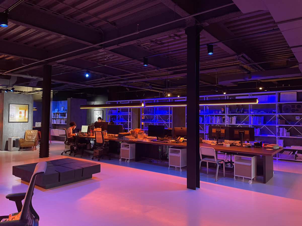 Stellmann Electrical office lighting with Ketra fixtures in a New York commercial interior