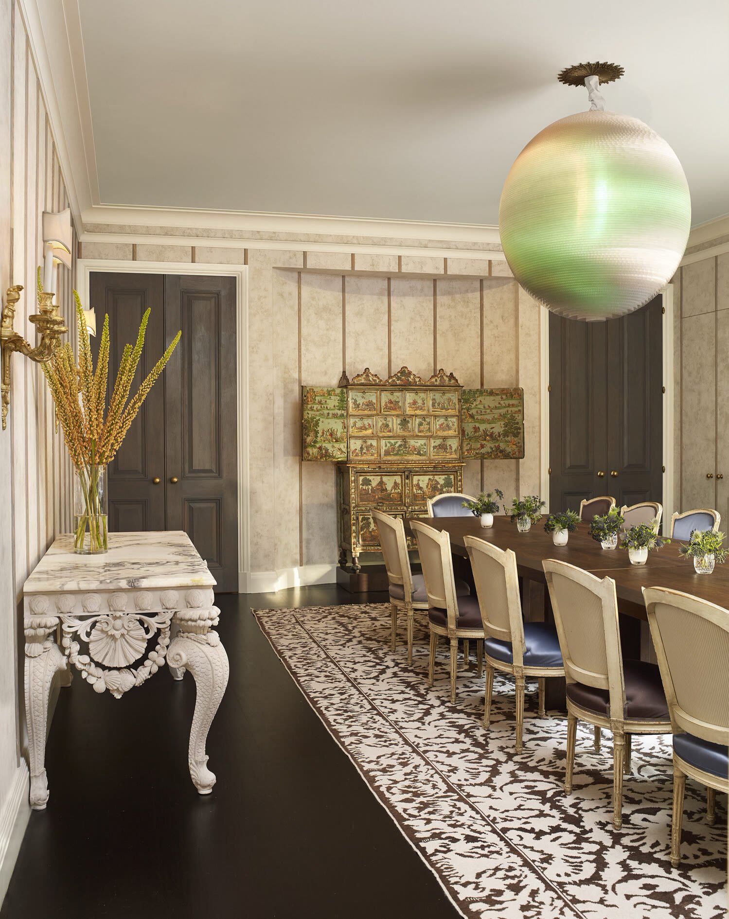 740 Park Avenue dining room with architectural lighting by Tirschwell & Co.